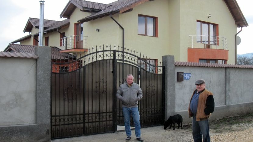 Cu Mihai, prietenul din copilarie; Ghimbav, judetul Brasov, februarie 2015
