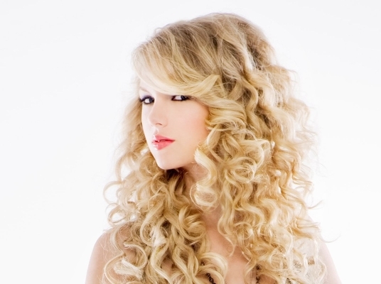 TAYLOR SWIFT - POZE CU TAYLOR SWIFT