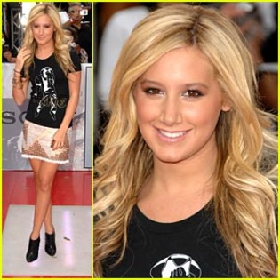 ASHLEY TISDALE - POZE CU ASHLEY TISDALE