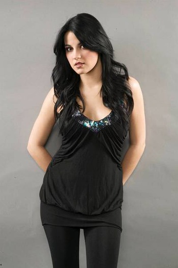 MaitePerroni9
