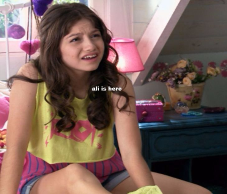 108518213_AHLAYRM3 - soy luna