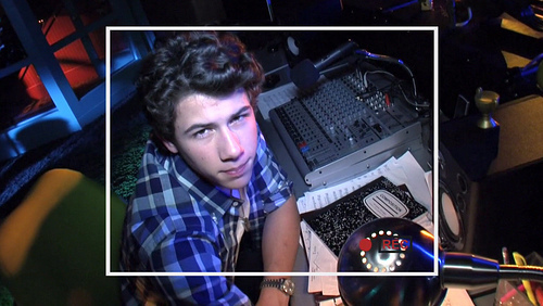 -Jonas-ep-17-Tale-of-the-Haunted-Firehouse-nick-jonas-8701766-500-282 -Jonas-ep-17-Tale-of-the-Haunted-Firehouse-nick-jonas-8701766-500-282