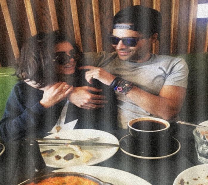 7Februarie2017.　　━ “Forget about all the reasons why something may not work. You only need to find - I feel you coming through my veins