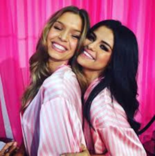 кιƖƖ єм ωιтн ̶к̶ι̶η̶ɗ̶η̶є̶ѕ̶ѕ✿ Scăpat..Dusă am fost =))). Eram cu el şi acum dacă gândea cu capul - S01xEp04 - fighting naked bodies