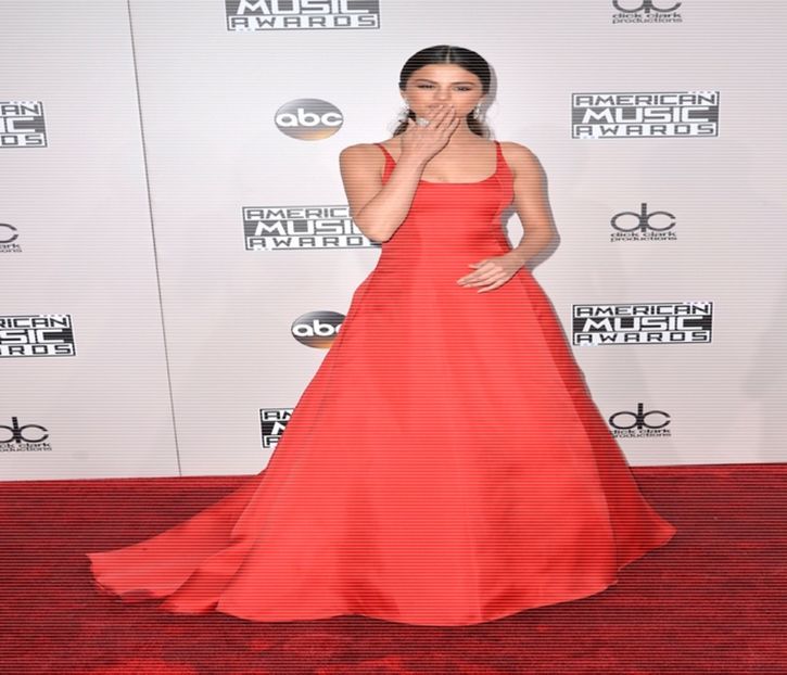 ╰　·•suoıʇuəʇuı̈❣͠ᶜ͠͠ʳ͠͠ᵘ͠͠ᵉ͠ˡ͠.; Sau nah, la ce rablă de laptop are ajunge mâine aici :). - S01xEp04 - fighting naked bodies