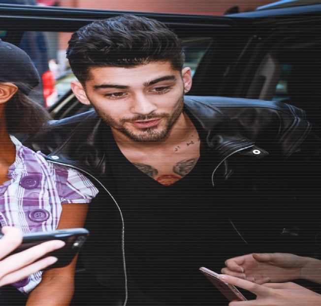 ·̷︽̐.　ɔɹnǝๅ·♥̷̥∙ʇɥıuʞıuɓ›.;  Da ia-o pe Perrie că nu mă supăr. În poza aia Zigi erau în - S01xEp04 - fighting naked bodies