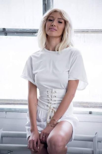  - a Alina - Ali poze noi dar puse recent 07