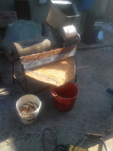  - VAND MASINA DE BATUT PORUMB