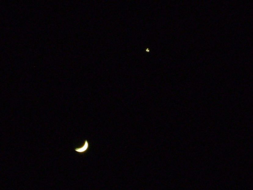 Conjunctie Luna noua si Venus - Luna - Soarele si norii - 1