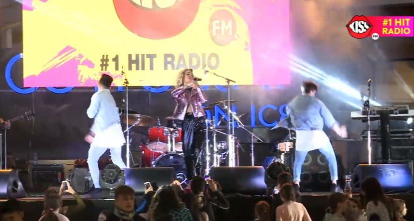 bandicam 2017-02-14 20-42-04-465 - 01 Ereteam concert KISS FM