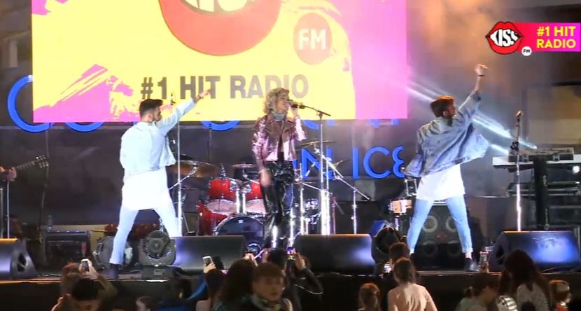 bandicam 2017-02-14 20-42-04-957 - 01 Ereteam concert KISS FM
