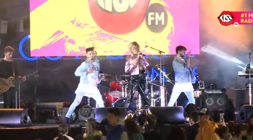bandicam 2017-02-14 20-42-30-844 - 01 Ereteam concert KISS FM