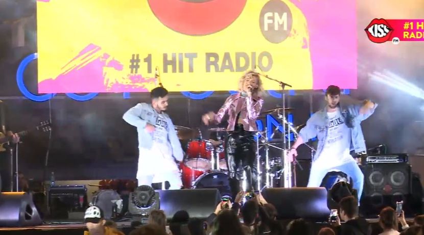 bandicam 2017-02-14 20-42-33-629 - 01 Ereteam concert KISS FM