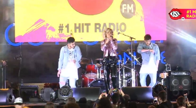 bandicam 2017-02-14 20-42-34-015 - 01 Ereteam concert KISS FM