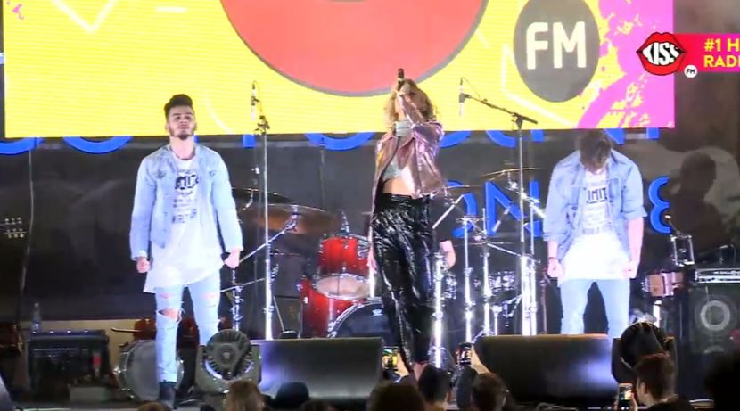 bandicam 2017-02-14 20-42-58-435 - 01 Ereteam concert KISS FM