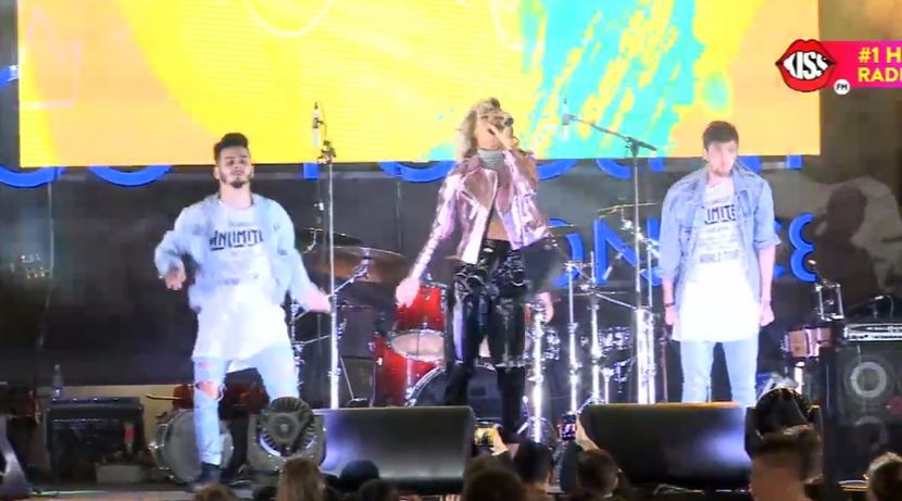 bandicam 2017-02-14 20-42-59-024 - 01 Ereteam concert KISS FM