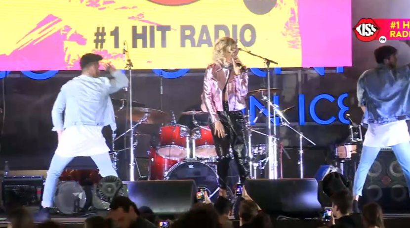 bandicam 2017-02-14 20-43-10-546 - 01 Ereteam concert KISS FM