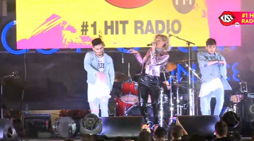 bandicam 2017-02-14 20-43-27-329 - 01 Ereteam concert KISS FM