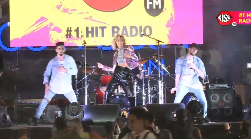 bandicam 2017-02-14 20-44-20-867 - 01 Ereteam concert KISS FM