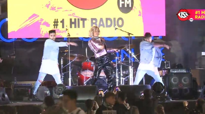 bandicam 2017-02-14 20-44-21-275 - 01 Ereteam concert KISS FM