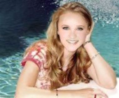 EMYLY - POZE EMILY OSMENT