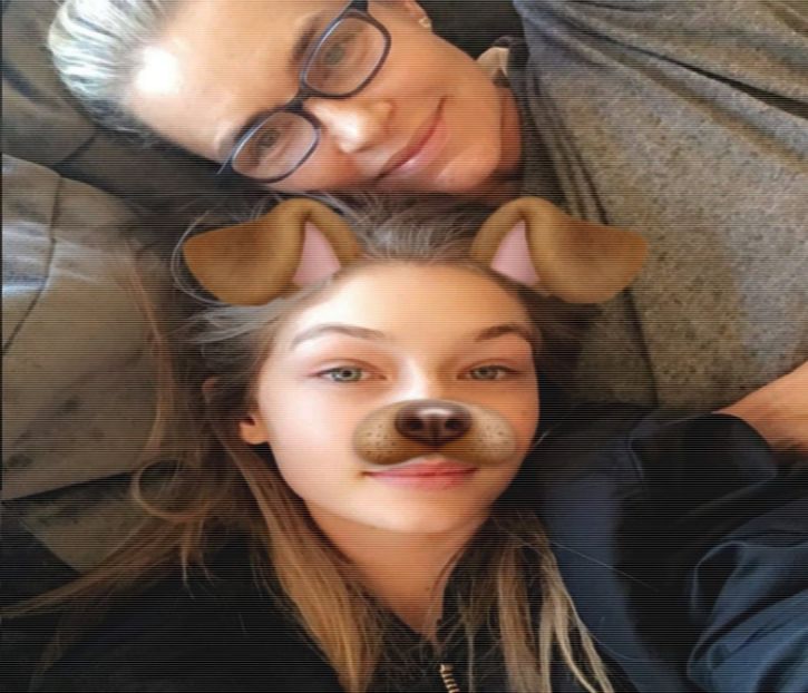 〈r̠̠un̠a̠♡ay̠·ᶤᶰ·dǝɹn◦〉 ce avea părul ondulat. Perfect, îți va scoate ochii în evidență-n felul -cl - S01xEp06 - forgive my sensuality