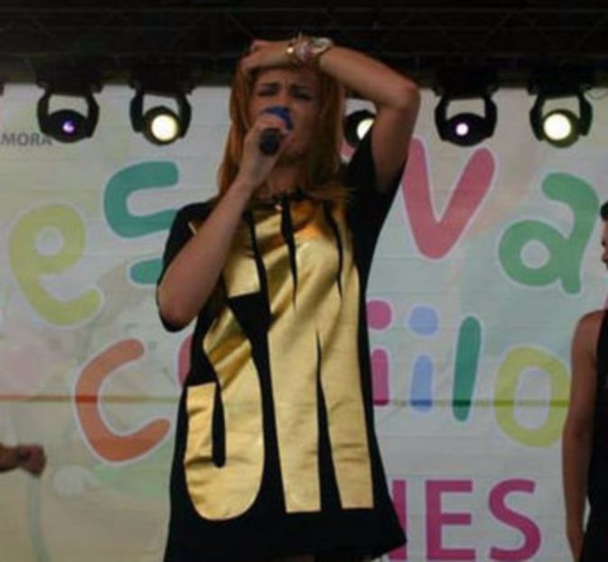 102635980_QMVVJZF3 - a Alina - Ali poze noi dar puse recent 07