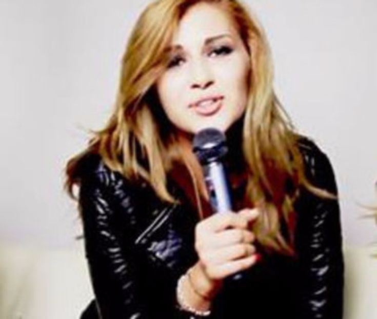 102636264_HRYUHPA - a Alina - Ali poze noi dar puse recent 07