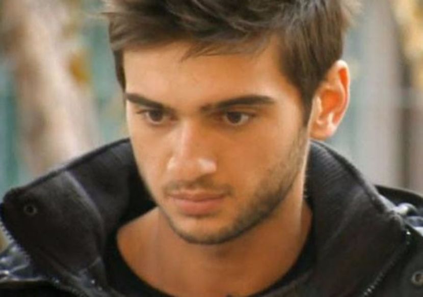 104989068_YSPCFXA3 - 01 andrei - pmv