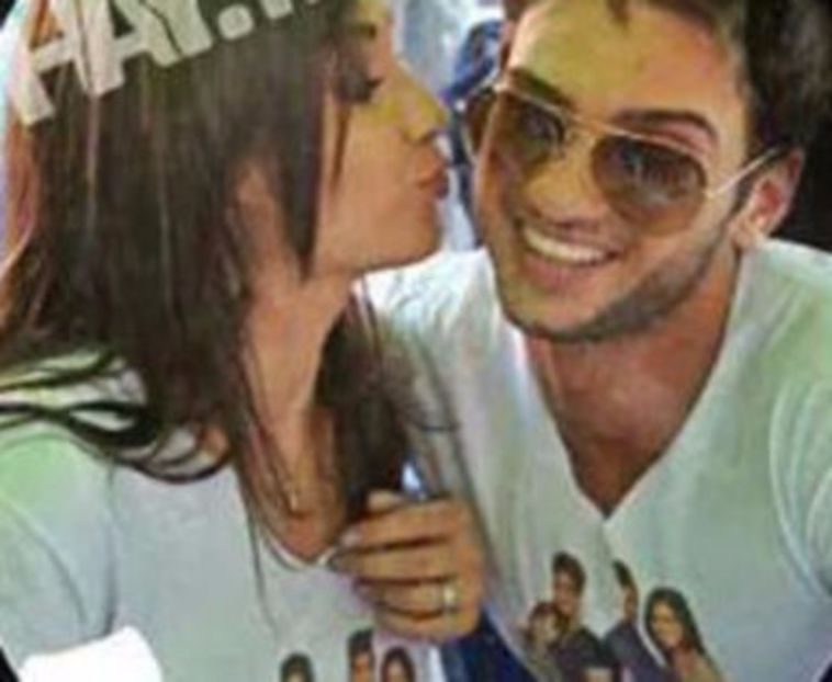 104881600_PQJREVF3 - 01 ae dp - pmv