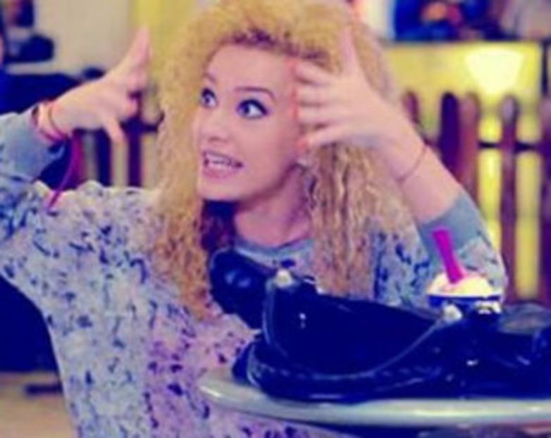 104319777_YSQYYCD3 - 01 monica - pmv