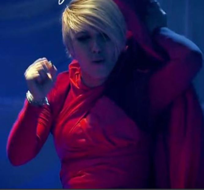 104276523_BSODXZB3 - 01 sara - pmv