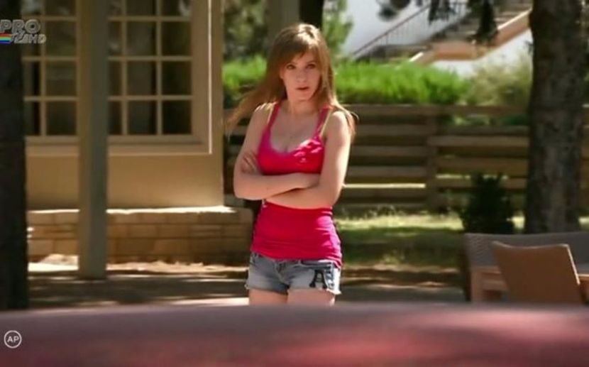 101953338_HNQYEET - 01 anca - pmv