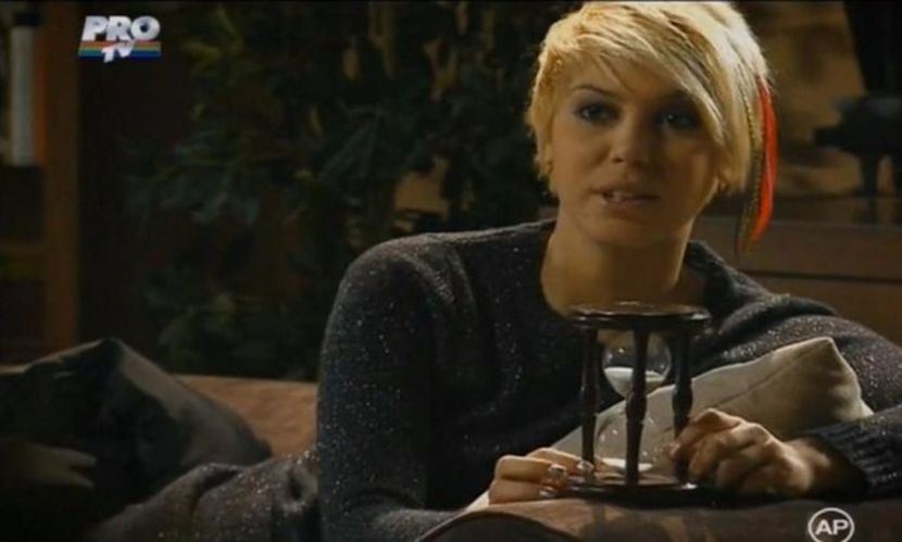 101953426_DVWVCEW3 - 01 sara - pmv