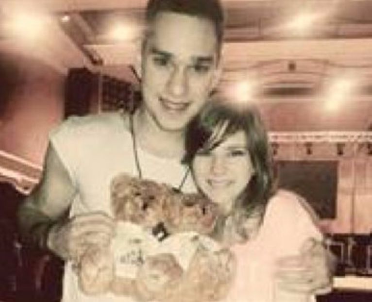 101914705_CGANEYQ3 - 01 one - pmv