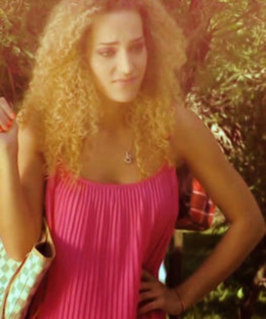 102344399_GJQYEHG3 - 01 monica - pmv