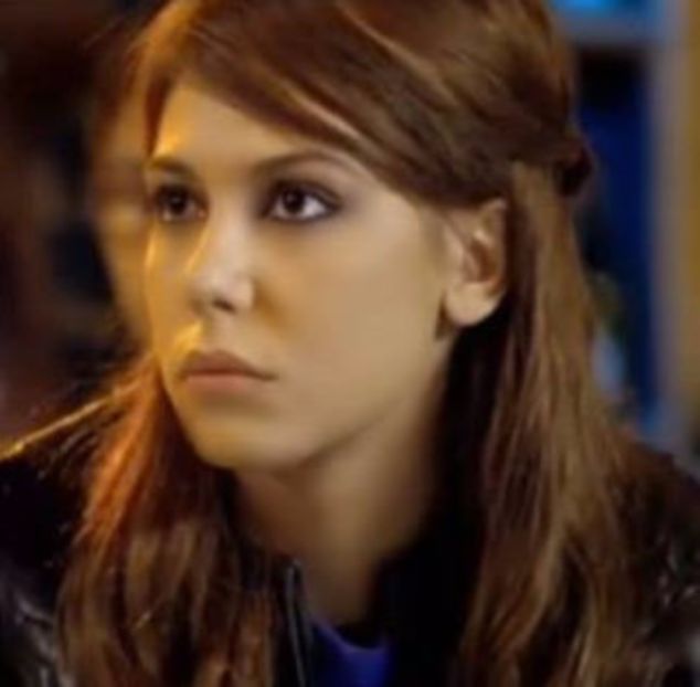 102581550_YQDWCSN - 01 sara - pmv