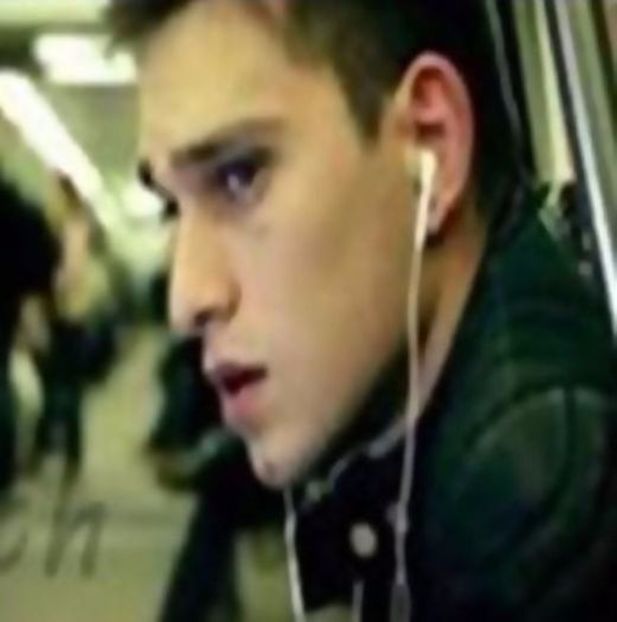 103424664_OTPHUOX3 - 01 vlad - pmv