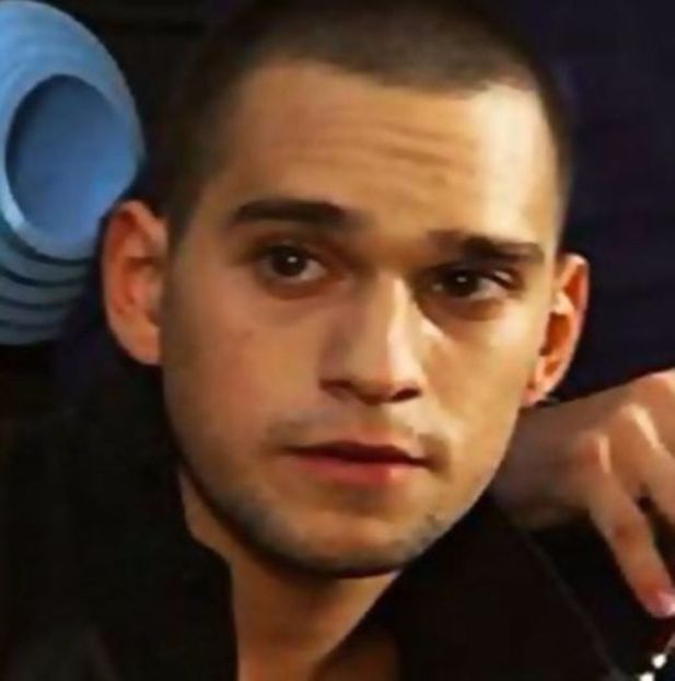 103424676_HXYFOLF3 - 01 vlad - pmv