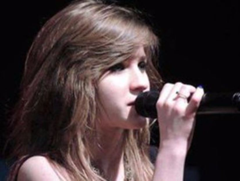 102539387_MNNRYIQ - 01 cc - pmv