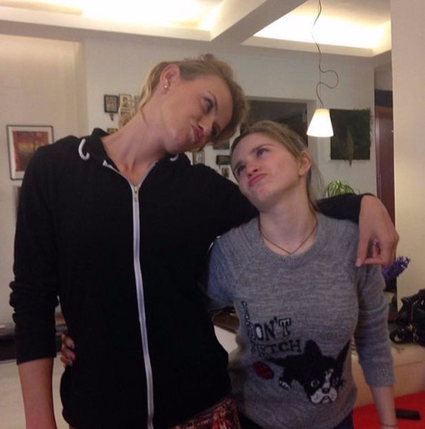 102711864_EXGUYTS - 01 one - pmv - 2