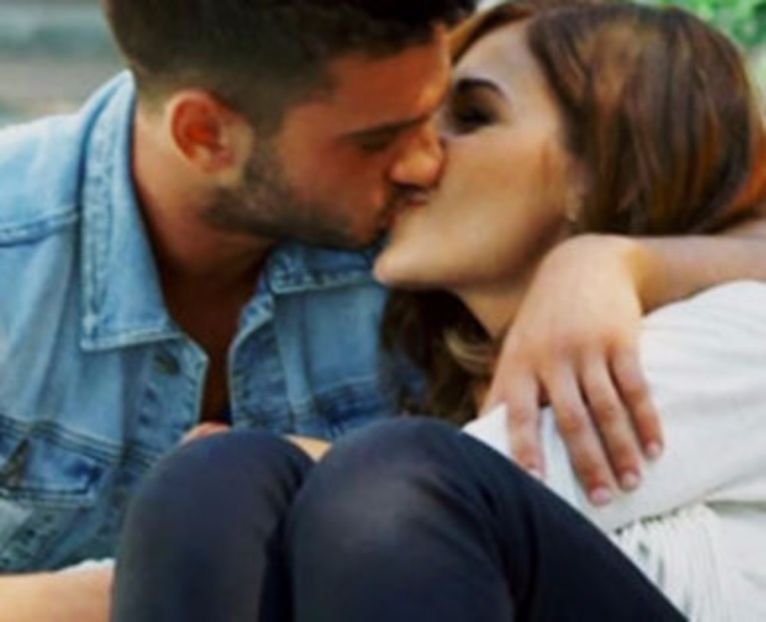 102746839_XSNKGXP - 01 ioana si andrei - pmv - 2