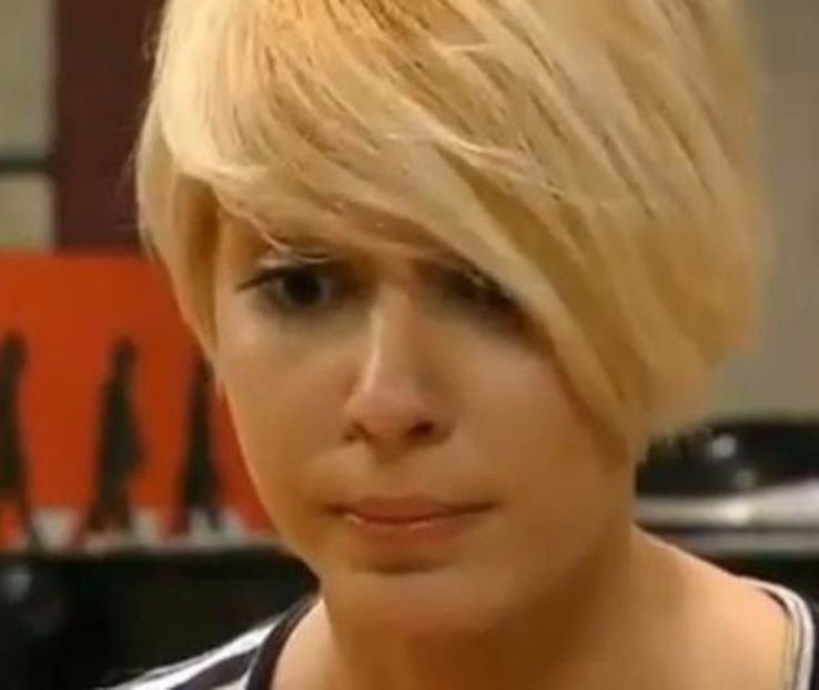 103396445_LMBIZQU3 - 01 sara - pmv
