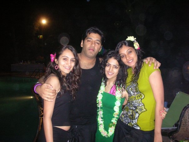 2816_86276518948_507538948_2540805_5123488_n - Anisha Kapoor-Kakul