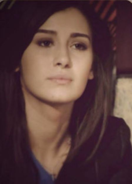 102749010_XKWWLBW - 01 ioana - pmv - 3