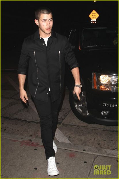 nick-jonas-madeo-gym-anxious-frankie-goat-05 - nick jonas