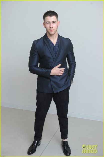 nick-jonas-richard-madden-emporio-armani-fashion-show-05 - nick jonas