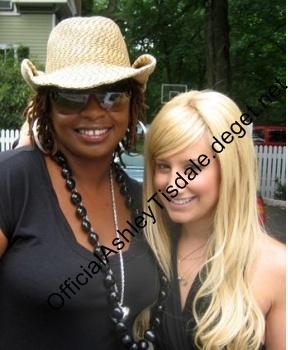 25tkuqh - Ashley Tisdale