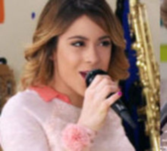 102921781_JULMOUV3 - 01a Violetta - pmv