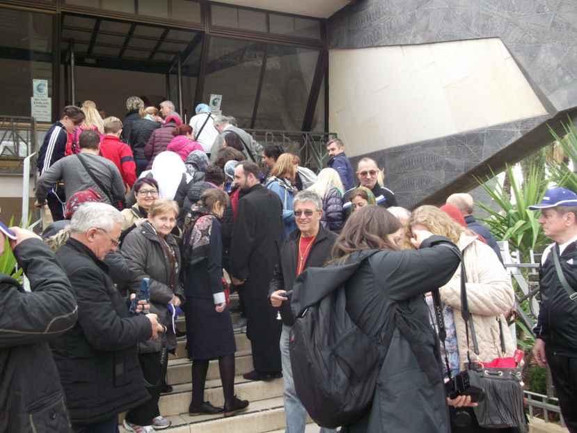 urcam scarile spre Biserica - a doua zi de pelerinaj